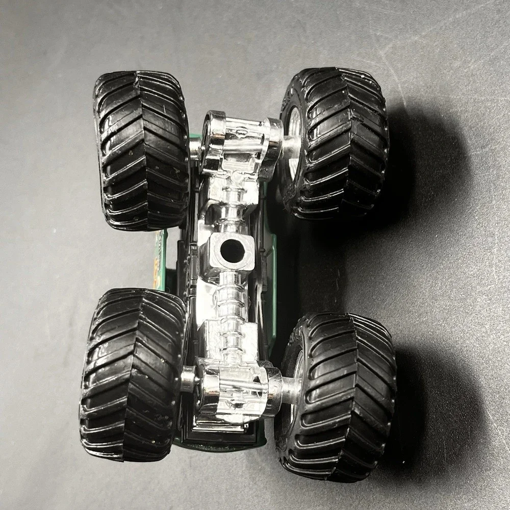 Hot Wheels Monster Jam Truck 1/64 Diecast Metal Avenger Green‎